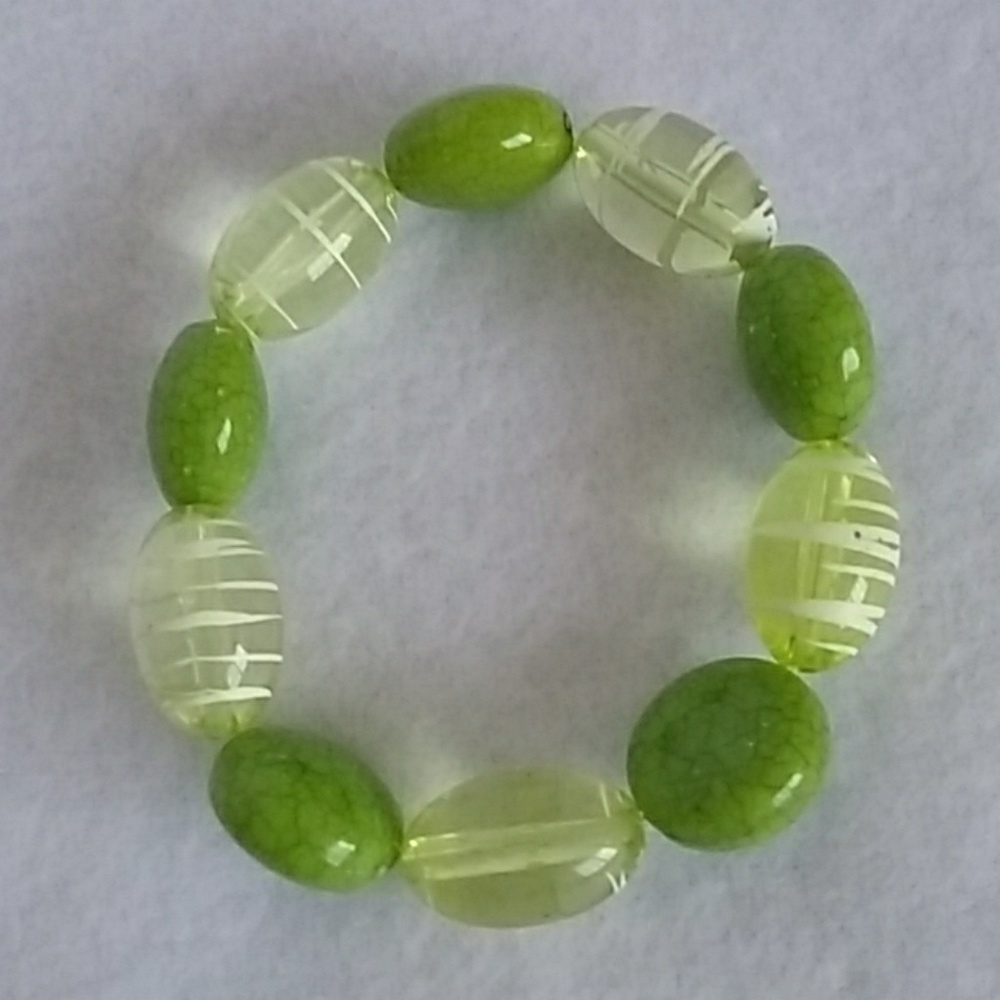Chunky green beaded stretch bracelet - Picture 3 of 3